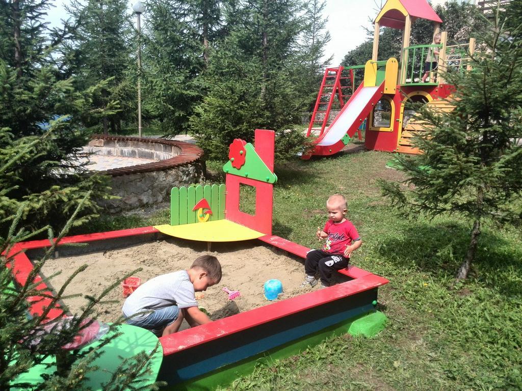 Hotel Kamyanka Mizhhirya  Zewnętrze zdjęcie